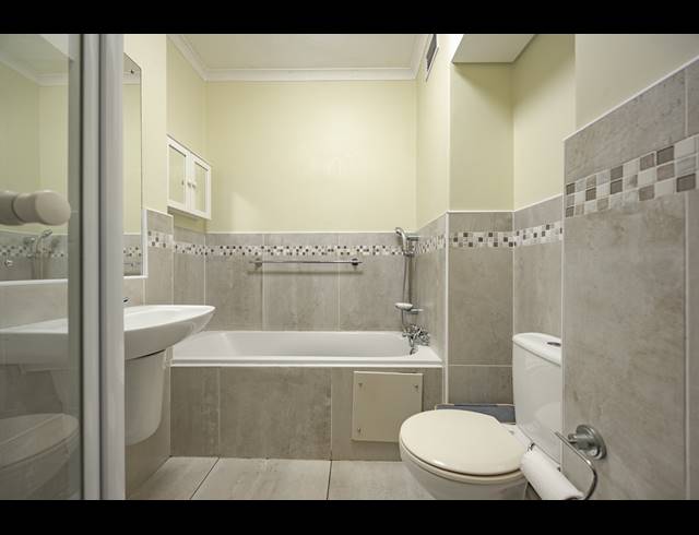 2 BEDROOM APARTMENT FOR SALE IN UMHLANGA CENTRAL